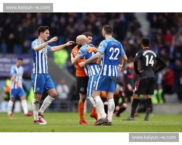 蓝军新篇章：莱切城挑战，切尔西剑指荣耀